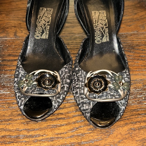 Vintage Authentic Salvatore Ferragamo Tweed Floral Designed Heels Size 7 - Picture 6 of 8